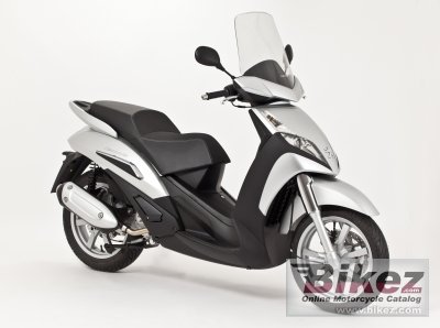 2012 Peugeot Geopolis 300 photo
